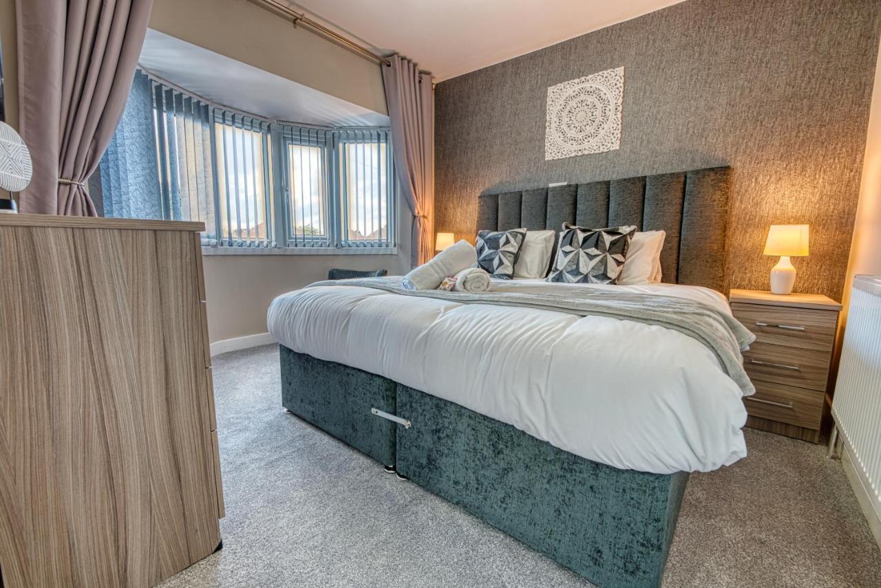 Stylish House - B'Ham Airport And Nec, Jlr Solihull, Business & Leisure Stays - Aspen House Room photo